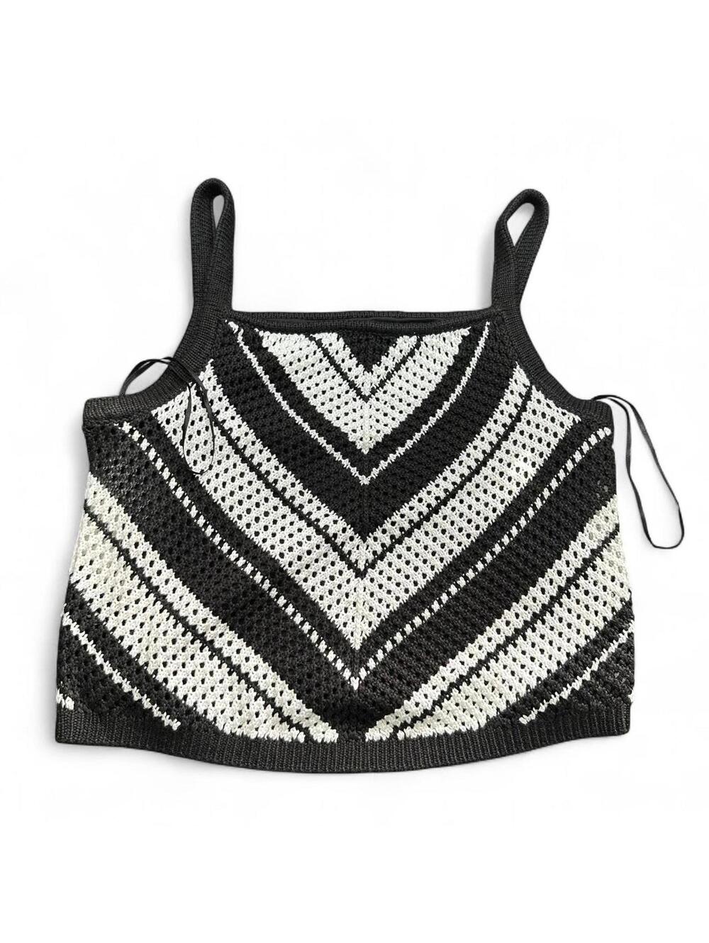 SOFIA JEANS Black & White Crochet Chevron Crop Top | Size S (4-6)